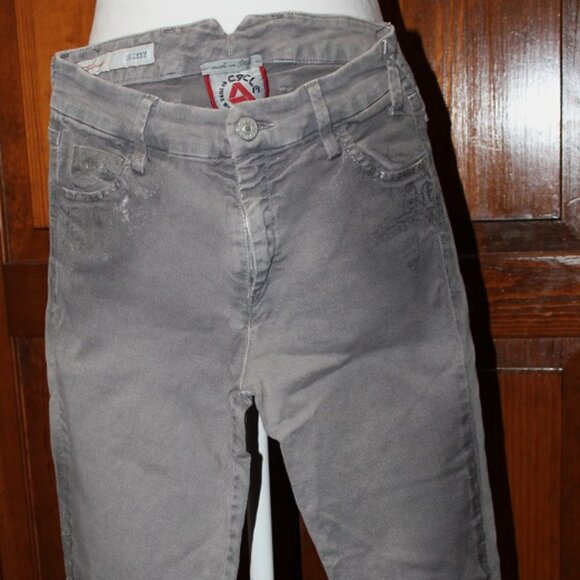 Jeans - Picture 1 of 8